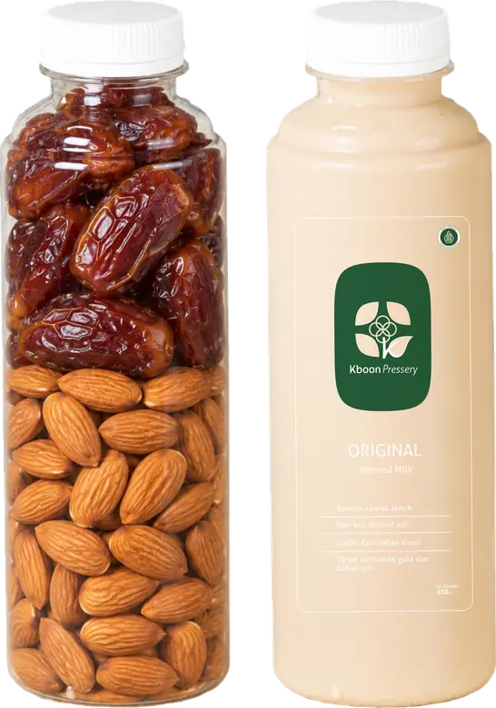 Botol Almond Milk Original di samping botol berisi kurma dan almond