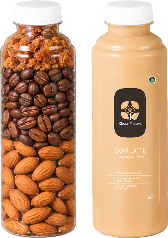 Botol Doff Latte di samping botol berisi gula aren, biji kopi, dan almond